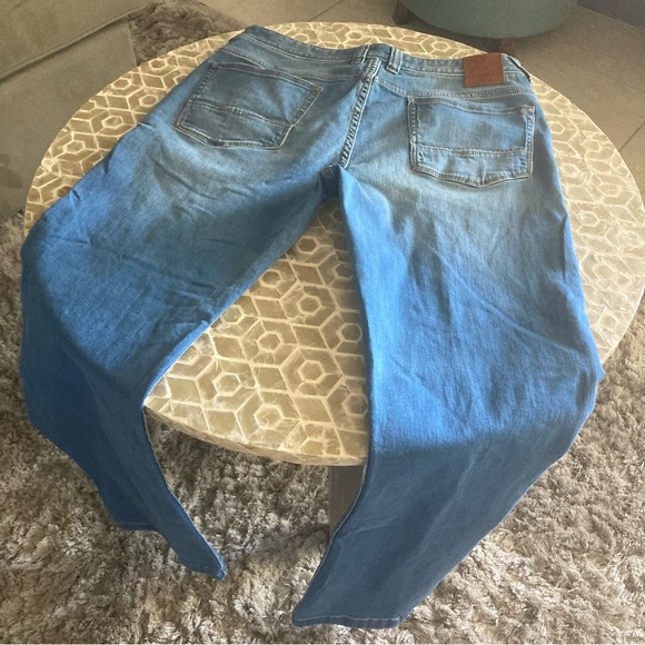 Tommy Bahama Costa Rica relaxed straight leg jeans (34/30) - Picture 5 of 8
